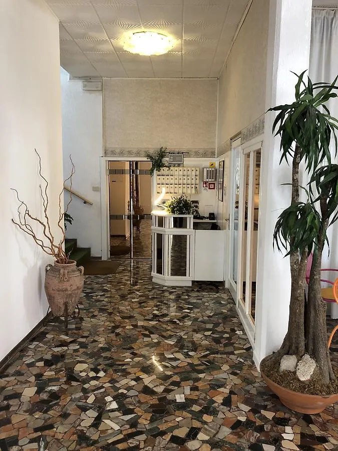 Hotel Marlisa Pier Lido di Jesolo 2*,