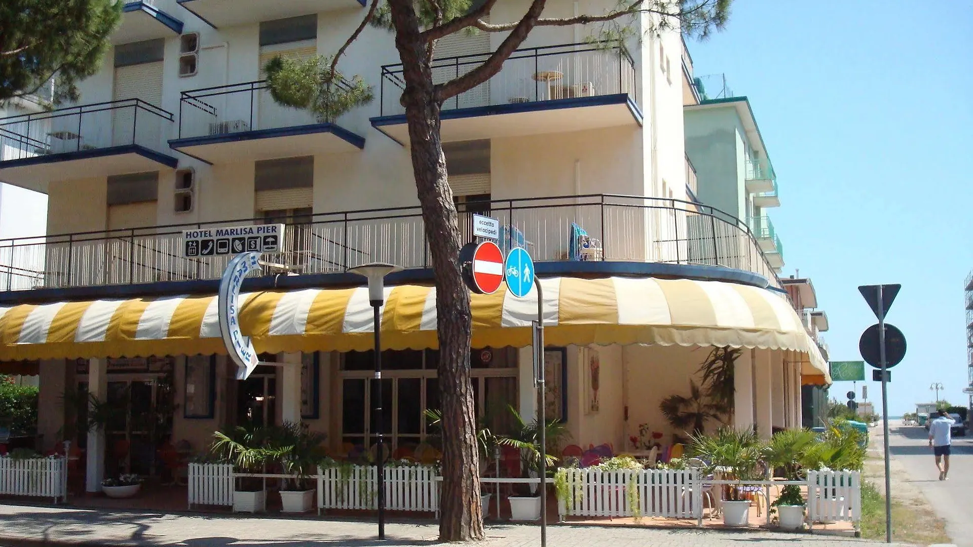 **  Hotel Marlisa Pier Lido di Jesolo Italy